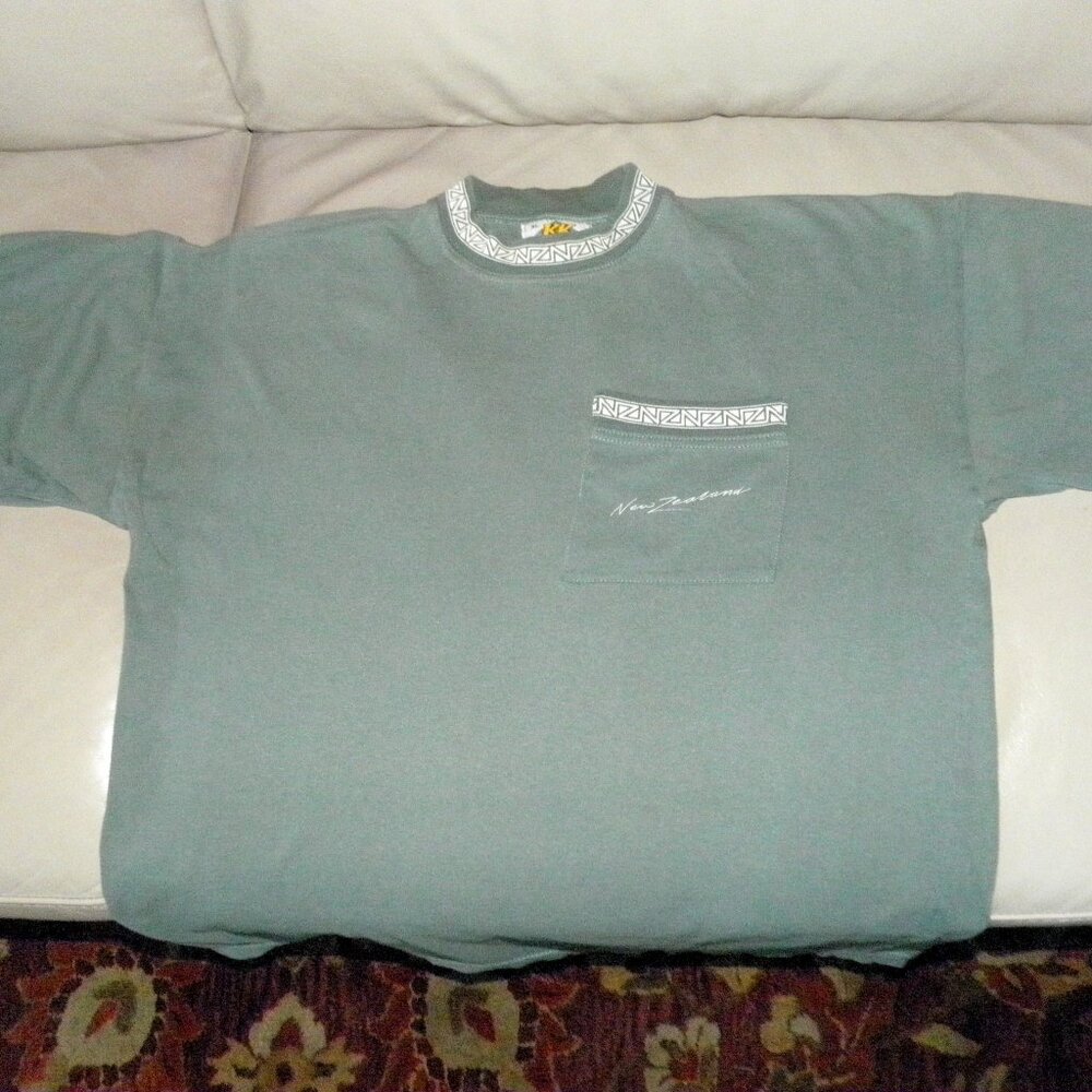 🎈3 for $10 Men's XL KK Klassic Kim Tees purchased in New Zealand, Green, white